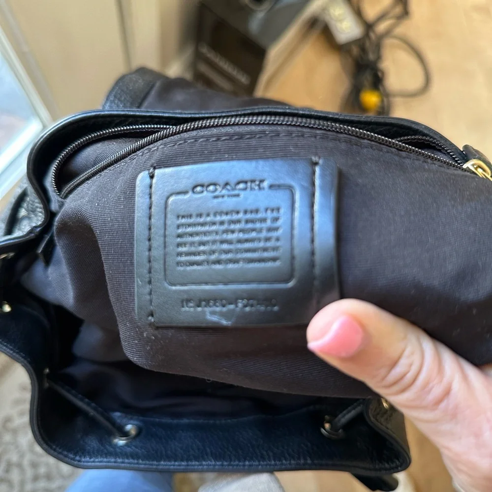 COACH F37410 BILLIE BACKPACK  BLACK PEBBLED LEATHER GOLD TRIM - Picture 4 of 13